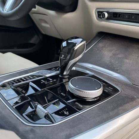 Detailing wnętrza, polerowanie PianoBlack, renowacja plastików