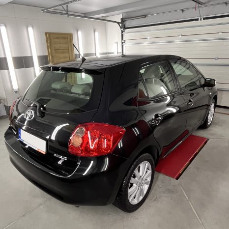 Korekta lakieru, aplikacja wosku, detailing wnętrza, polerowania całego auta, pranie tapicerki. Machnio Car's Clinic Radom