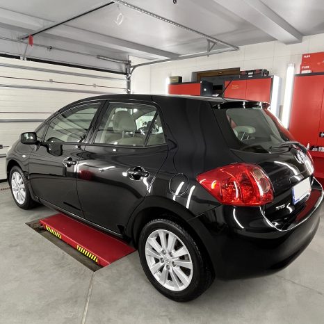 Korekta lakieru, aplikacja wosku, detailing wnętrza, polerowania całego auta, pranie tapicerki. Machnio Car's Clinic Radom
